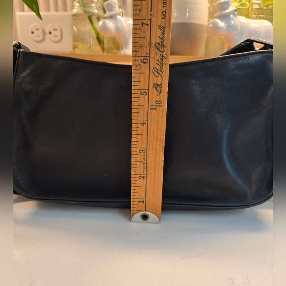 Kenneth Cole Black Leather Shoulder Bag - Picture 11 of 14